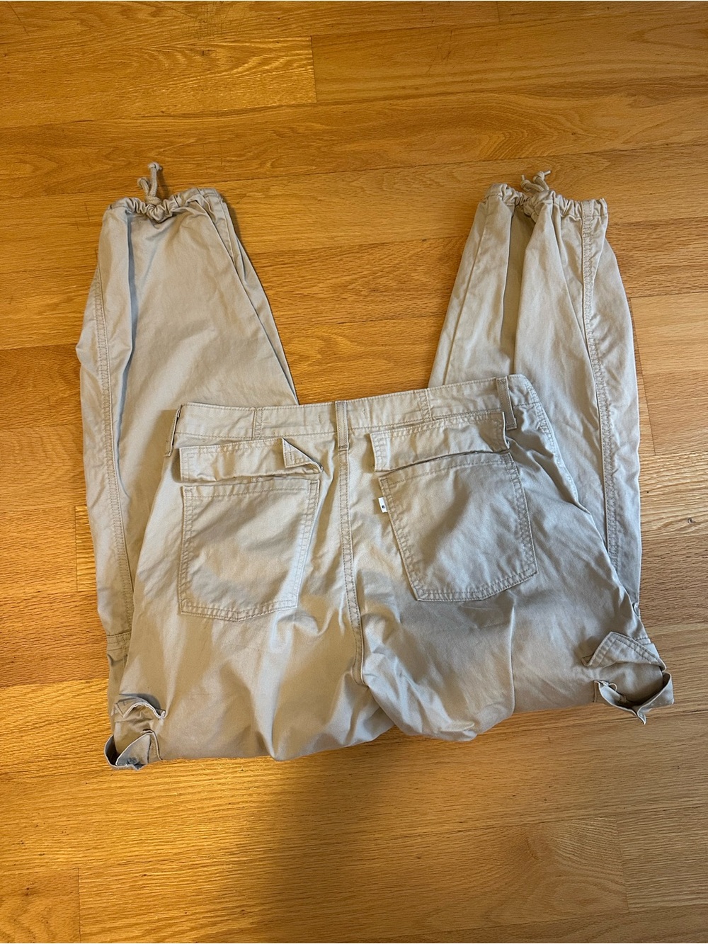Levi’s 94 baggy cargo pants beige - Picture 2 of 3